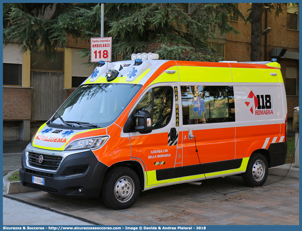 RA 38
118 Romagna Soccorso
Ambito Territoriale di Ravenna
Fiat Ducato III serie restyling
Allestitore Safety Car S.r.l.
Parole chiave: 118;Romagna;Ravenna;Soccorso;Ambulanza;Autoambulanza;Fiat;Ducato;X290;X 290;Orion;Safety Car