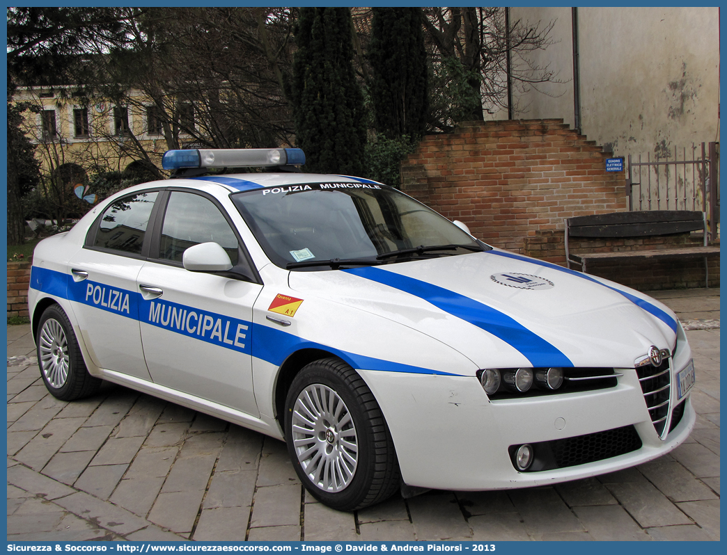 Polizia Locale YA200AB
Polizia Municipale
Comune di Ravenna
Alfa Romeo 159
Allestitore Focaccia Group S.r.l.
Parole chiave: Polizia;Locale;Municipale;Ravenna;Alfa Romeo;159;YA200AB;YA 200 AB;Focaccia