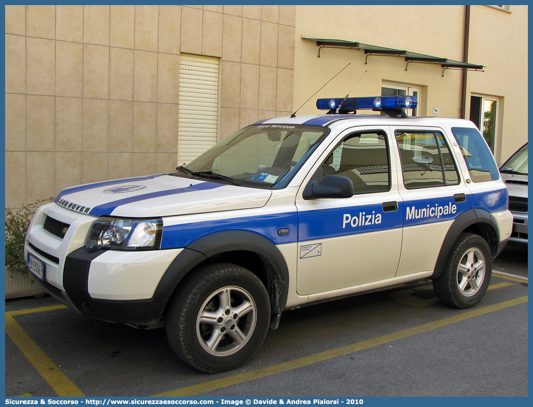 -
Polizia Municipale
Unione Comuni della Valconca
Land Rover Freelander
I serie restyling
Allestitore Focaccia Group S.r.l.
Parole chiave: Polizia;Locale;Municipale;Valconca;Val Conca;Gemmano;Mondaino;Montecolombo;Montefiore Conca;Montegridolfo;Montescudo;Morciano di Romagna;Saludecio;San Clemente;Land Rover;Freelander;Focaccia