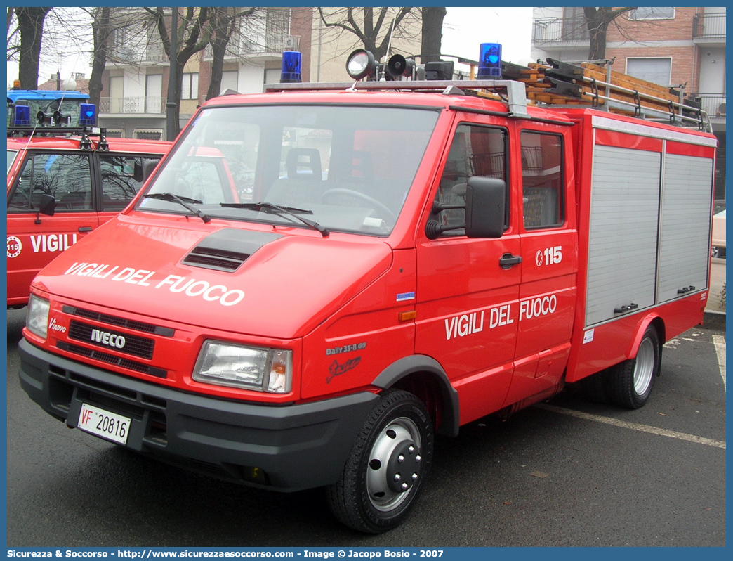 VF 20816
Corpo Nazionale Vigili del Fuoco
Iveco Daily 35-8 II serie
Allestitore Iveco Magirus
Parole chiave: Corpo;Nazionale;Vigili del Fuoco;Vigili;Fuoco;Polisoccorso;Iveco;Daily;35-8;35 - 8;Magirus