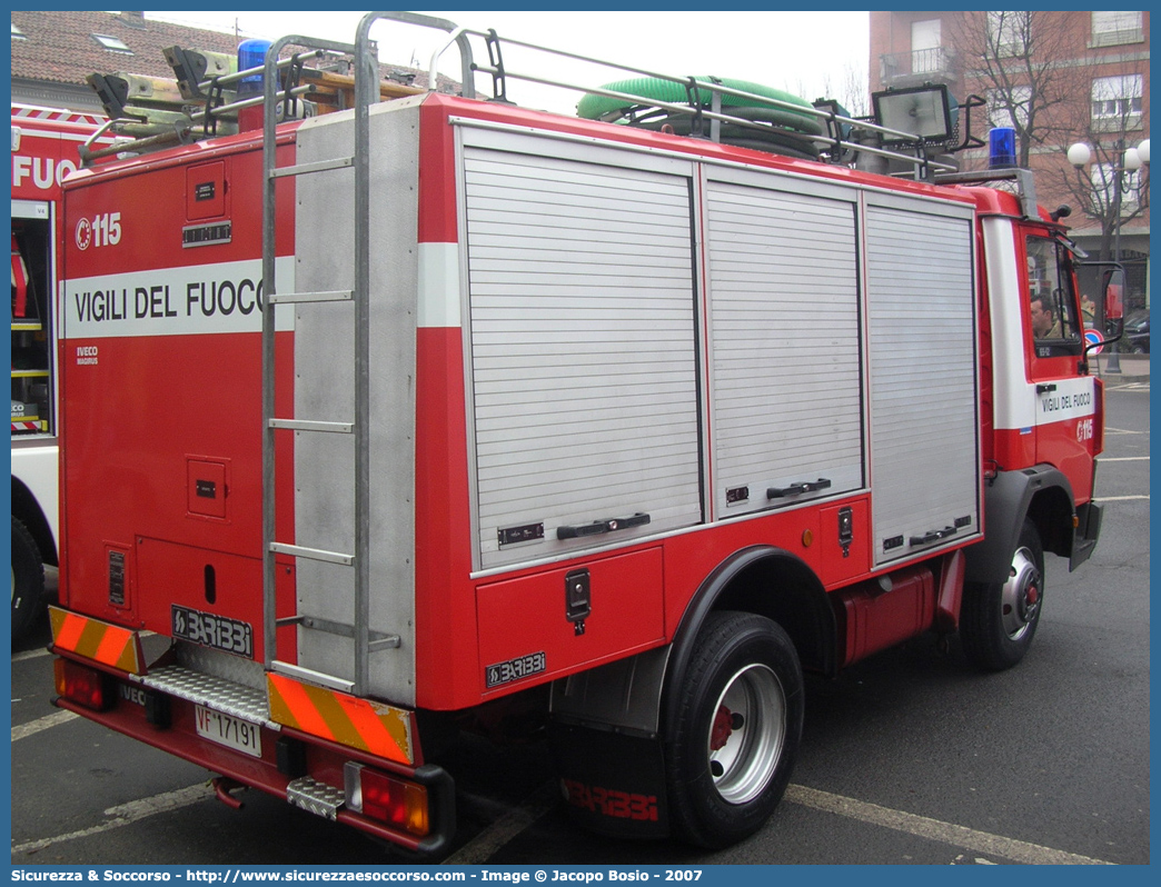 VF 17191
Corpo Nazionale Vigili del Fuoco
Iveco 65-12
Allestitore Baribbi S.p.A.
Parole chiave: Corpo;Nazionale;Vigili del Fuoco;Vigili;Fuoco;Polisoccorso;Iveco;65-12;65 - 12;Baribbi