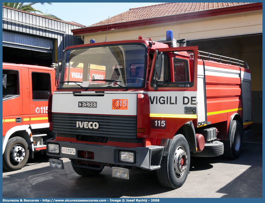 VF 17074
Corpo Nazionale Vigili del Fuoco
Iveco 190-26
Allestitore Baribbi S.p.A.
Parole chiave: VVF;V.V.F.;Corpo;Nazionale;Vigili;del;Fuoco;ABP;A.B.P.;AutoBottePompa;AutoBotte;Fiat;Iveco;190-26;190 - 26;Baribbi