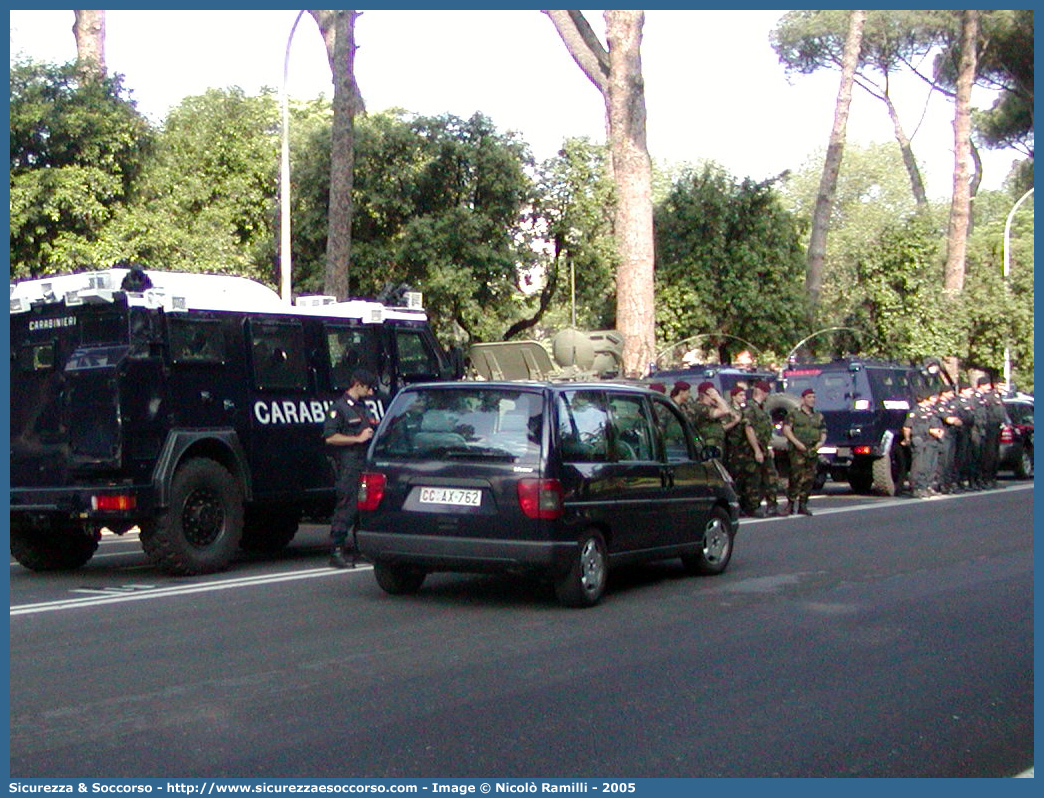 CC AX762
Arma dei Carabinieri
Fiat Ulysse II serie
Parole chiave: CC;Arma dei Carabinieri;Carabinieri;Fiat;Ulysse