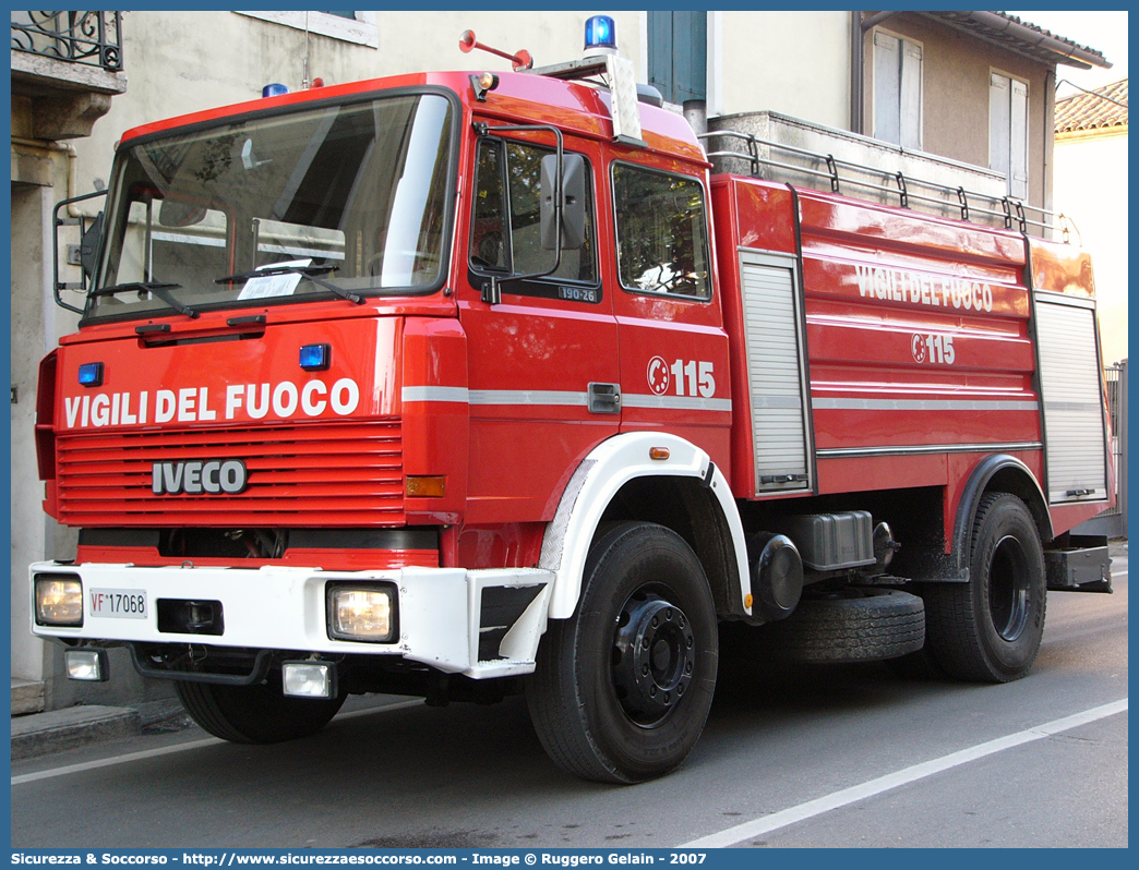 VF 17068
Corpo Nazionale Vigili del Fuoco
Iveco 190-26
Allestitore Baribbi S.p.A.
Parole chiave: VVF;V.V.F.;Corpo;Nazionale;Vigili;del;Fuoco;ABP;A.B.P.;AutoBottePompa;AutoBotte;Fiat;Iveco;190-26;190 - 26;Baribbi