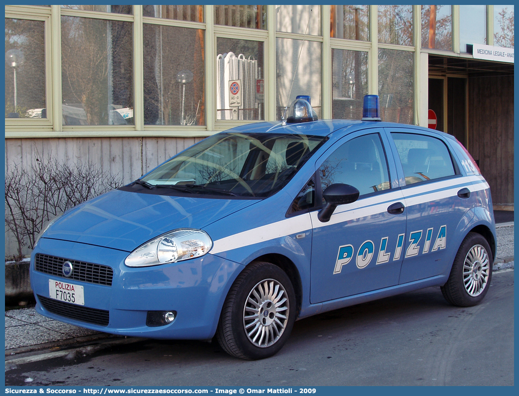 Polizia F7035
Polizia di Stato
Fiat Grande Punto
Parole chiave: PS;P.S.;Polizia;di;Stato;Pubblica;Sicurezza;Fiat;Grande;Punto