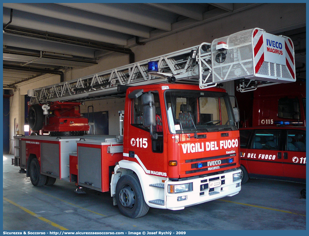 VF 22226
Corpo Nazionale Vigili del Fuoco
Iveco 150E28 EuroFire I serie
Allestitore Magirus
Parole chiave: VVF;V.V.F.;Corpo;Nazionale;Vigili;del;Fuoco;AutoScala;AS;Iveco;150E28;EuroFire;Magirus