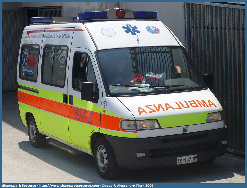 1
Associazione Nazionale Carabinieri
Valle del Chiese (iPn 1)
Fiat Ducato II serie
Allestitore PML S.n.c.
(variante)
Parole chiave: Associazione;Nazionale;Carabinieri;ANC;A.N.C.;Valle del Chiese;Ambulanza;Fiat;Ducato;PML;P.M.L.