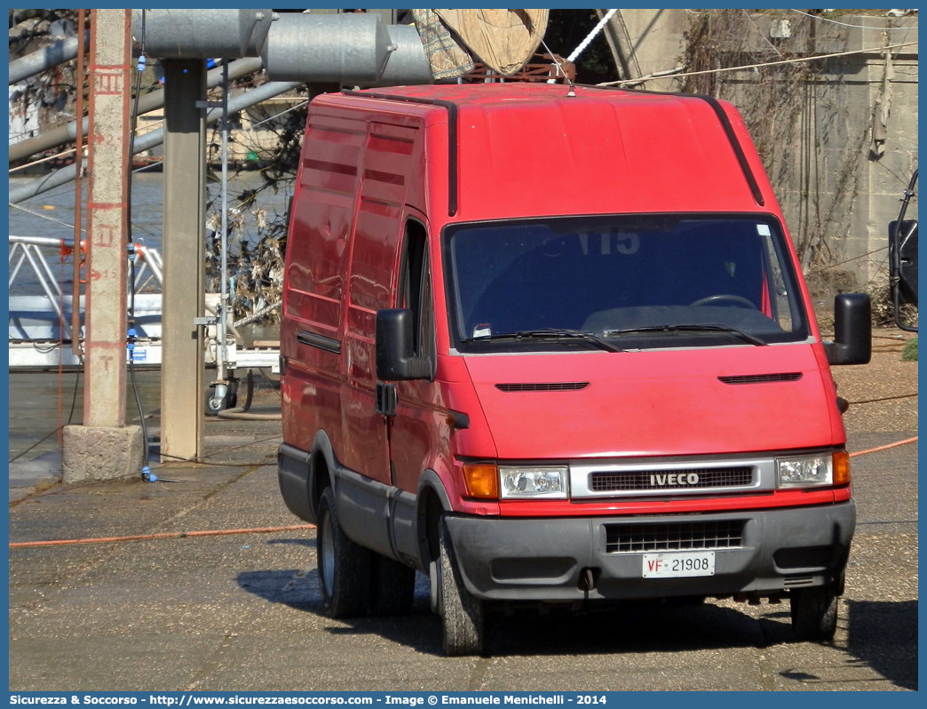 VF 21908
Corpo Nazionale Vigili del Fuoco
Iveco Daily III serie
Parole chiave: VF;V.F.;VVF;V.V.F.;Corpo;Nazionale;Vigili del Fuoco;Iveco;Daily;60C15