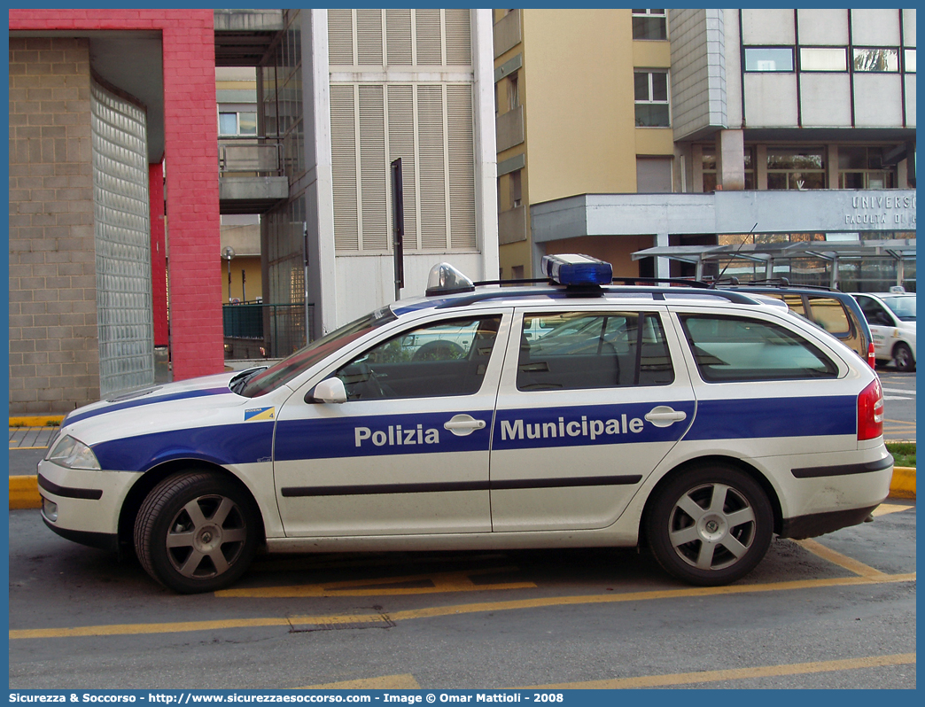 -
Polizia Municipale
Comune di Modena
Skoda Octavia Wagon II serie
Allestitore Olmedo S.p.A.
Parole chiave: Polizia;Locale;Municipale;Modena;Skoda;Octavia;Wagon;Station;SW;S.W.;Olmedo