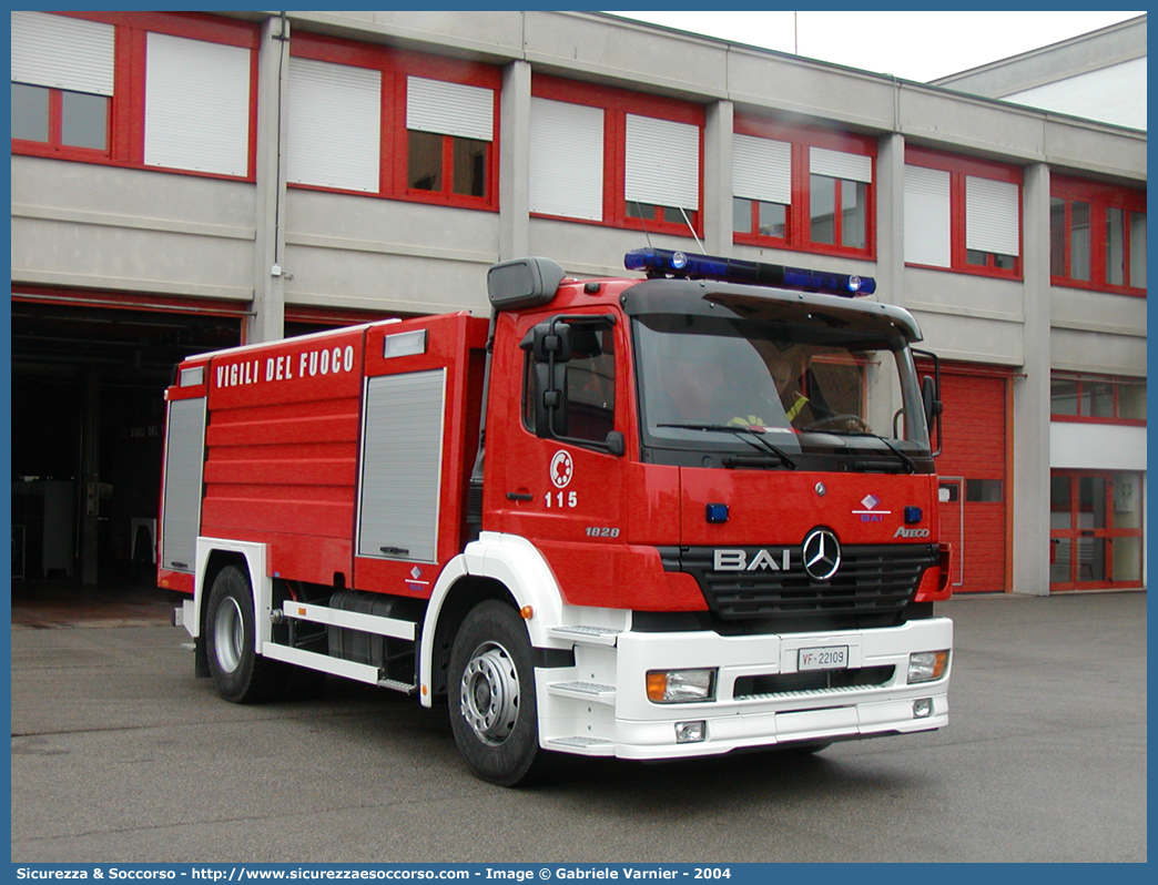 VF 22109
Corpo Nazionale Vigili del Fuoco
Mercedes Benz Atego 1828 I serie restyling
Allestitore BAI S.r.l.
Parole chiave: Corpo;Nazionale;Vigili del Fuoco;Vigili;Fuoco;ABP;A.B.P.;AutoBottePompa;AutoBotte;Mercedes Benz;Atego;1828;BAI;B.A.I.;22109