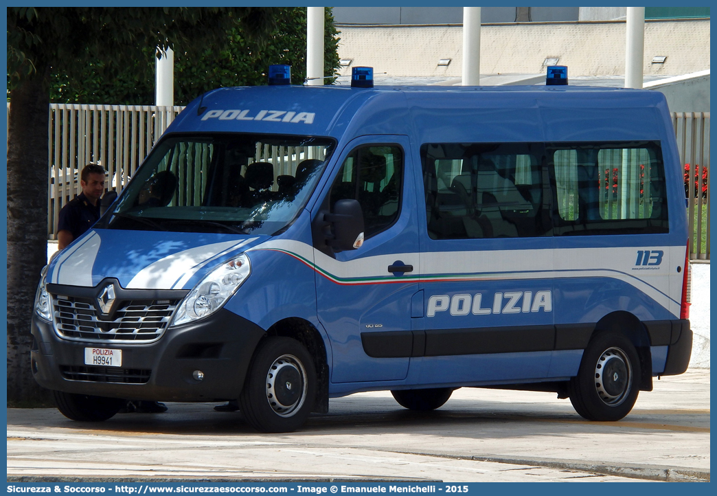 Polizia H9941
Polizia di Stato
Renault Master IV serie
Allestitore Focaccia Group S.r.l.
Parole chiave: PS;P.S.;Polizia;Stato;Pubblica;Sicurezza;Polizia di Stato;Renault;Master;Focaccia