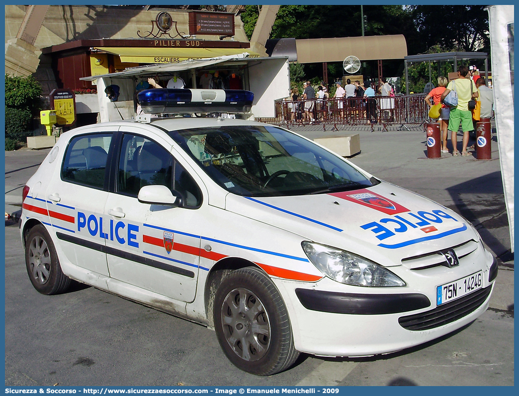 -
République Française
Police Nationale
Peugeot 307 I serie
Parole chiave: Repubblica;Francese;République;Française;Police;Nationale;Polizia;Nazionale;Peugeot;307