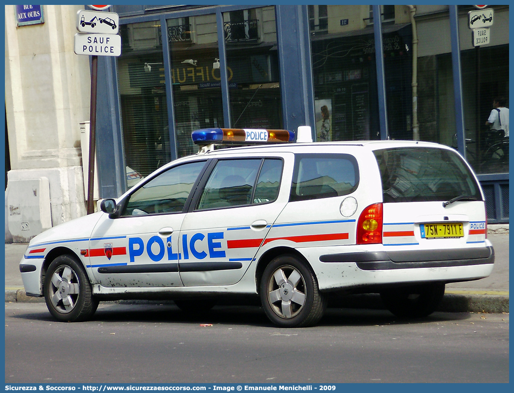 -
République Française
Police Nationale
Renault Megane Break
Parole chiave: Repubblica;Francese;République;Française;Police;Nationale;Polizia;Nazionale;Renault;Megane;Break