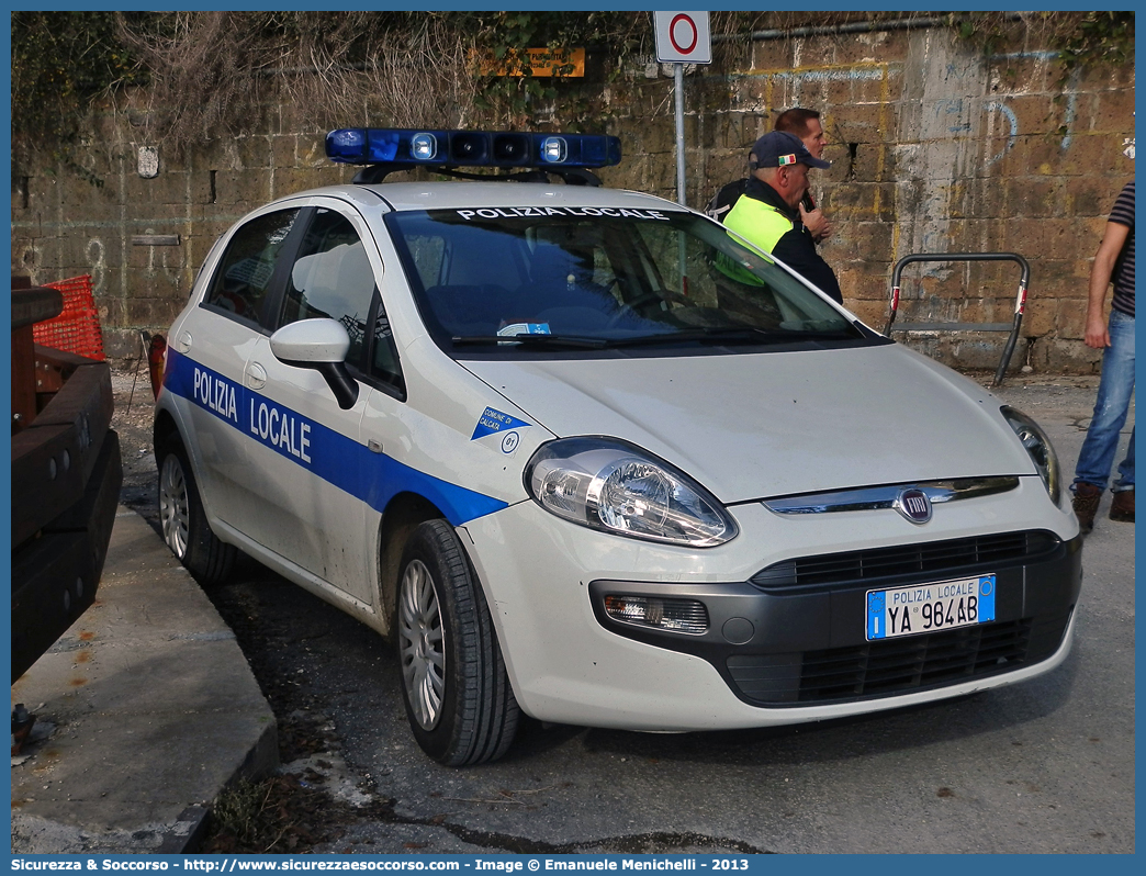 Polizia Locale YA984AB
Polizia Locale
Comune di Calcata
Fiat Punto Evo
Parole chiave: Polizia;Locale;Municipale;Calcata;Fiat;Punto Evo;YA984AB;YA 984 AB