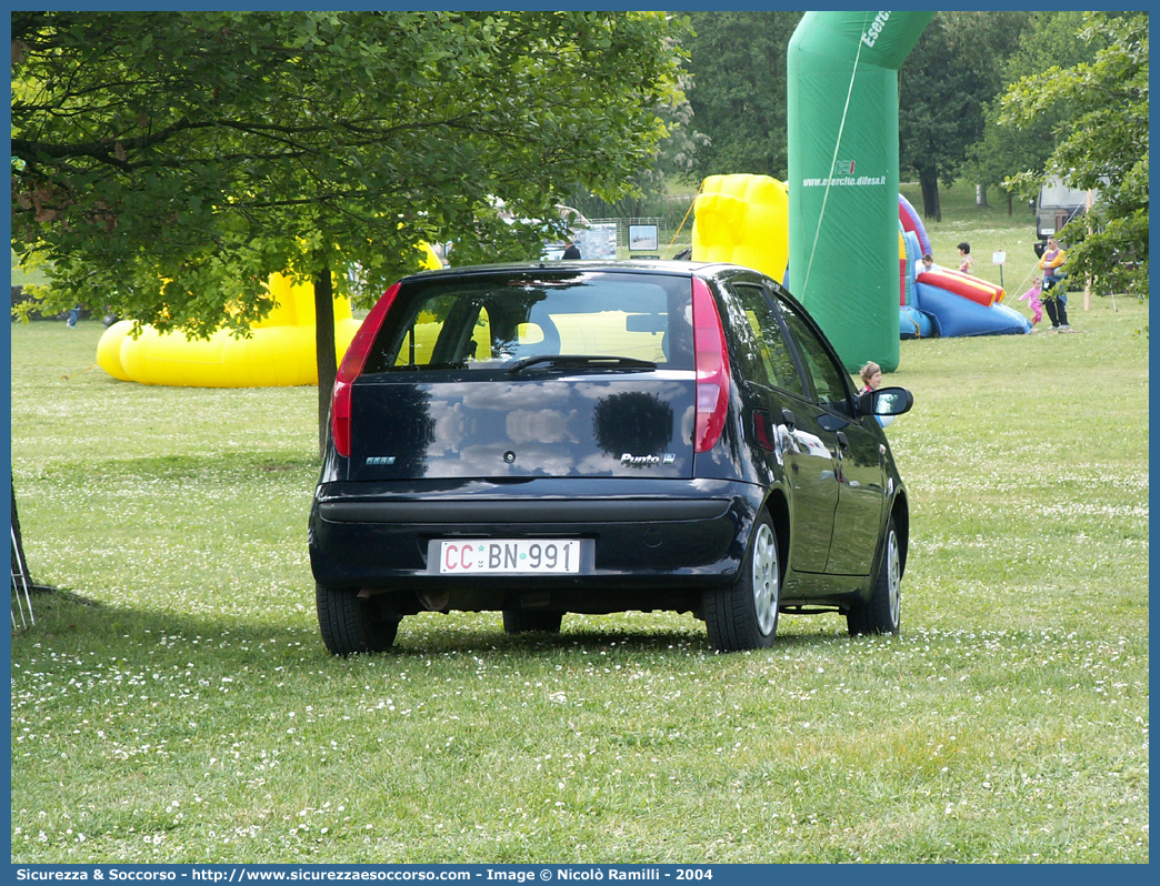 CC BN991
Arma dei Carabinieri
Fiat Punto II serie
Parole chiave: CC;C.C.;Arma;dei;Carabinieri;Fiat;Punto