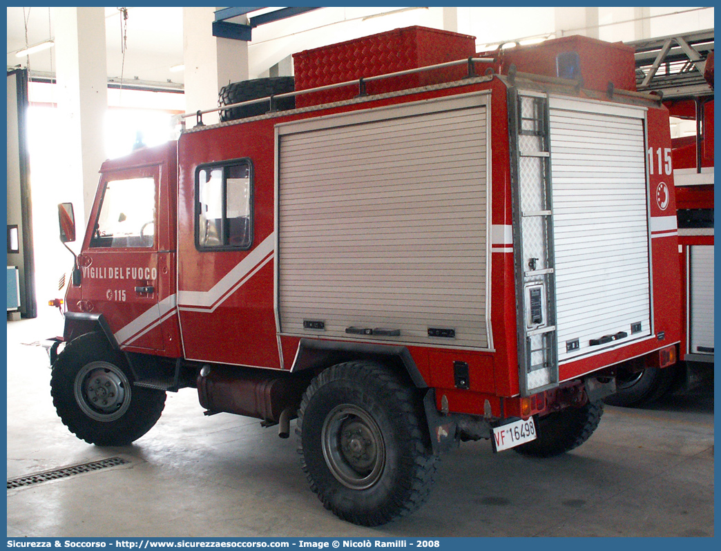 VF 16498
Corpo Nazionale Vigili del Fuoco
Iveco 40-10WM
Allestitore Baribbi S.p.A.
Parole chiave: VF;V.F.;VVF;V.V.F.;Corpo;Nazionale;Vigili;del;Fuoco;Polisoccorso;Iveco;40-10WM;40;10;WM;VM90;VM 90;Magirus