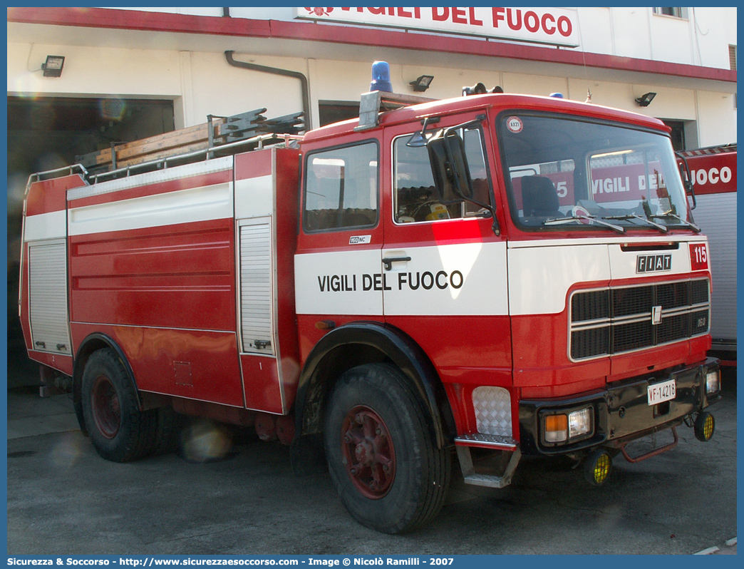 VF 14218
Corpo Nazionale Vigili del Fuoco
Iveco 160NC
Allestitore Baribbi S.p.A.
Parole chiave: VVF;V.V.F.;Corpo;Nazionale;Vigili;del;Fuoco;ABP;A.B.P.;AutoBottePompa;AutoBotte;Fiat;Iveco;160NC;160;NC