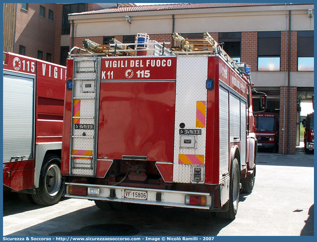 VF 15806
Corpo Nazionale Vigili del Fuoco
Iveco 190-26
Allestitore Baribbi S.p.A.
Parole chiave: VVF;V.V.F.;Corpo;Nazionale;Vigili;del;Fuoco;AutoPompaSerbatoio;APS;A.P.S.;Iveco;190;26;190-26;Baribbi