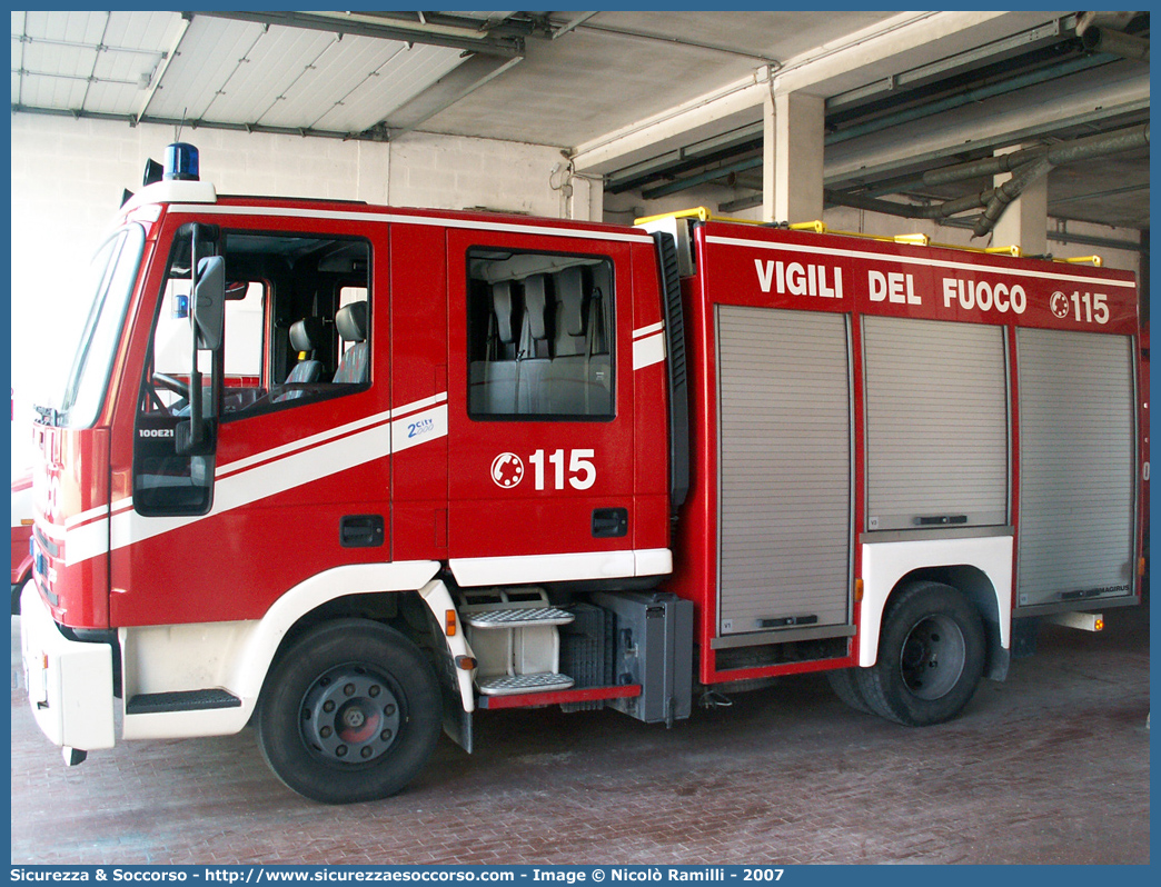 VF 21282
Corpo Nazionale Vigili del Fuoco
Iveco Magirus City2000
100E21 I serie
Parole chiave: VVF;V.V.F.;Corpo;Nazionale;Vigili;del;Fuoco;AutoPompaSerbatoio;APS;A.P.S.;Iveco;Magirus;EuroFire;100E21;City2000;City;2000