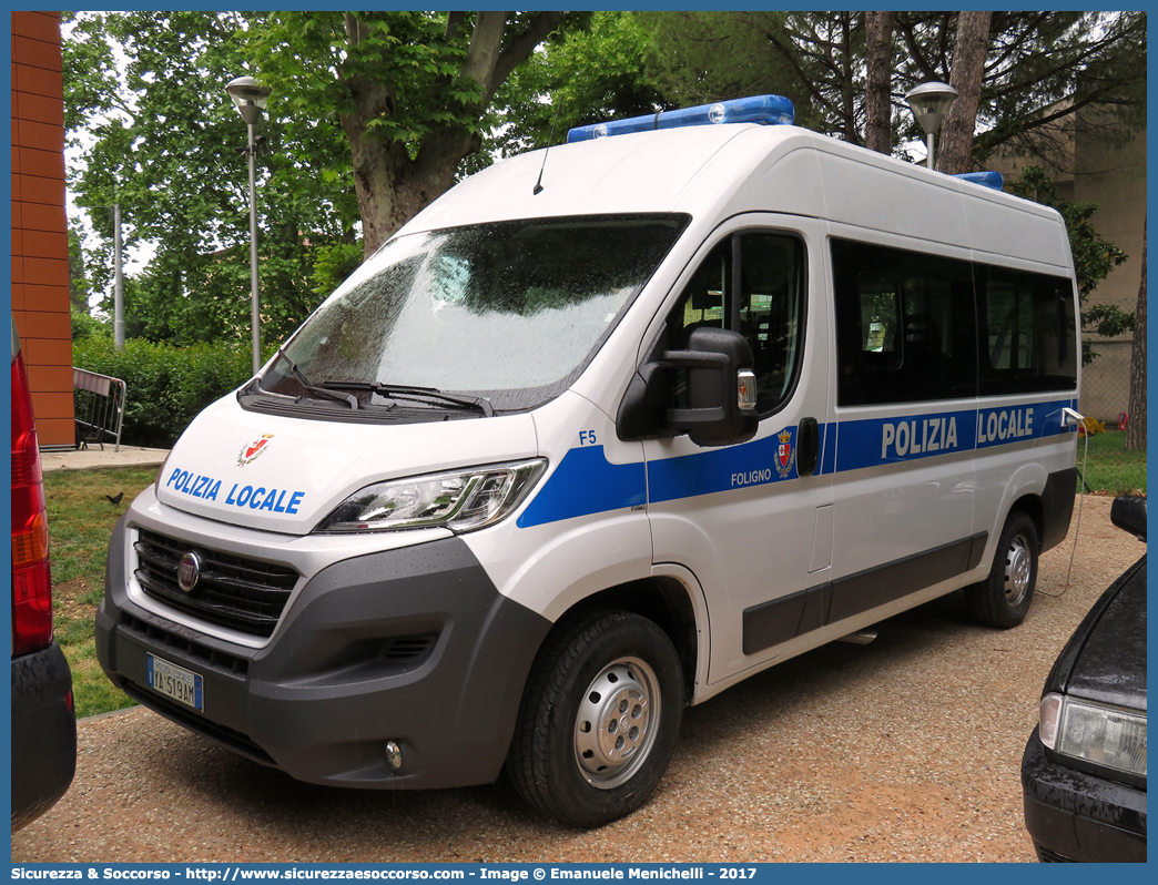 Polizia Locale YA519AM
Polizia Locale
Comune di Foligno
Fiat Ducato III serie restyling
Allestitore Ciabilli S.r.l.
Parole chiave: Polizia;Locale;Municipale;Foligno;Fiat;Ducato;X290;X 290;Ciabilli;YA519AM;YA 519 AM