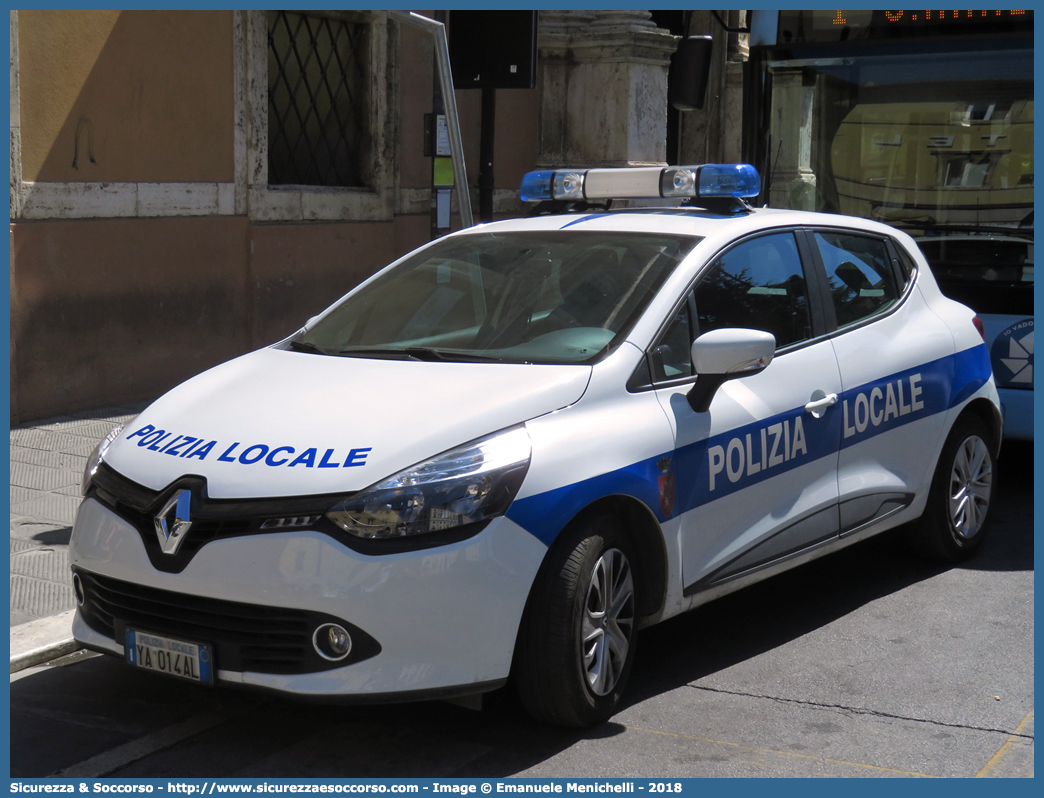 Polizia Locale YA014AL
Polizia Locale
Comune di Perugia
Renault Clio VI serie
Parole chiave: Polizia;Locale;Municipale;Perugia;Renault;Clio;YA014AL;YA 014 AL