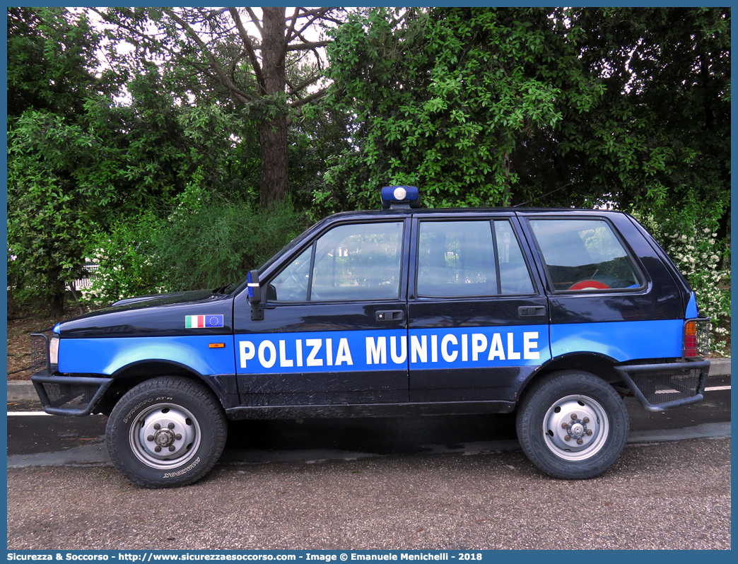 -
Polizia Municipale
Comune di Assisi
Rayton Fissore Magnum
Parole chiave: Polizia;Locale;Municipale;Assisi;Rayton;Fissore;Magnum