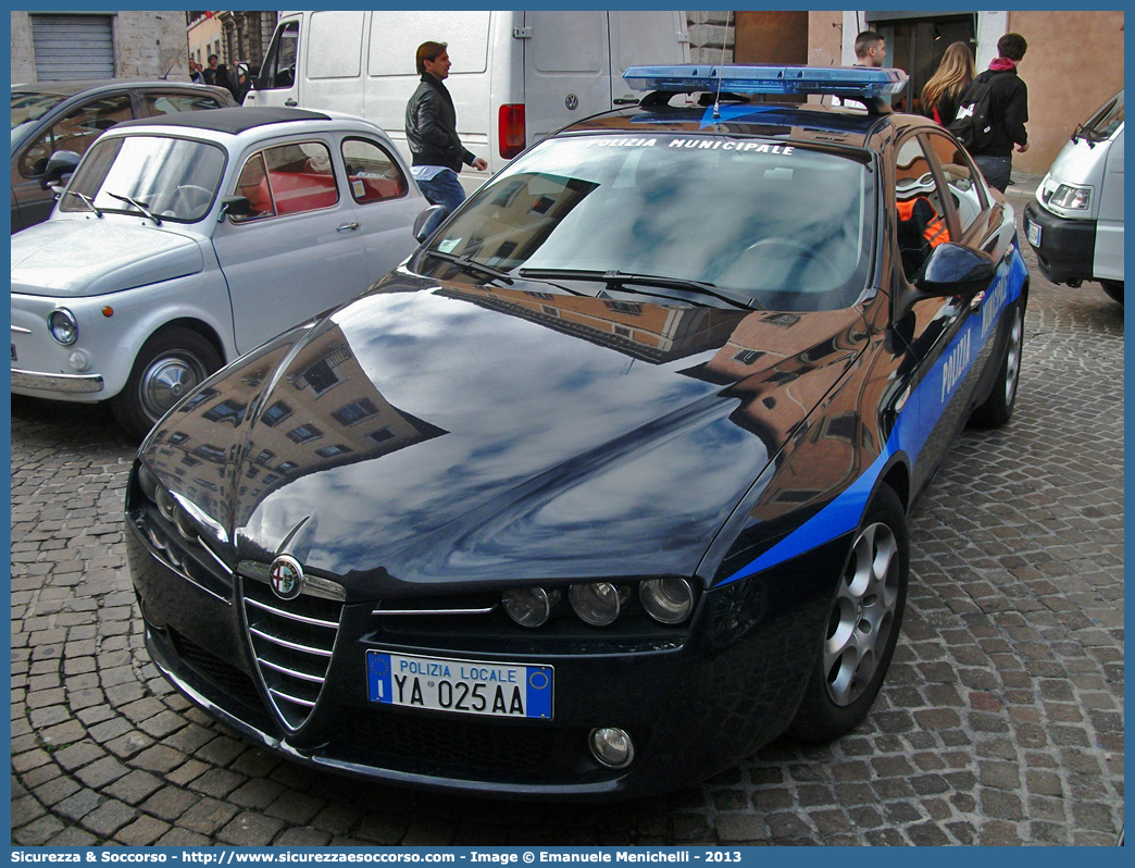 Polizia Locale YA025AA
Polizia Municipale
Comune di Corciano
Alfa Romeo 159
Parole chiave: Polizia;Locale;Municipale;Corciano;Alfa Romeo;159;YA025AA;YA 025 AA