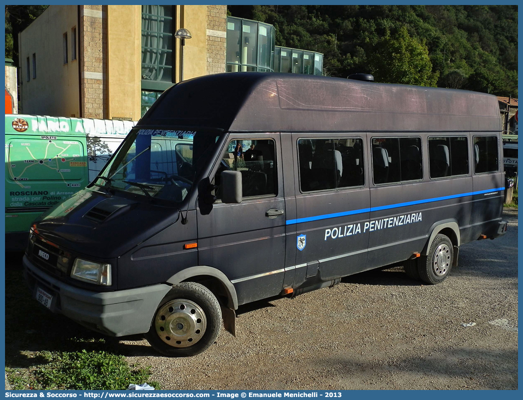 Polizia Penitenziaria 900AB
Polizia Penitenziaria
Iveco Daily 45-12 II serie
Parole chiave: PolPen;Pol.Pen.;AdiC;A.diC.;Agenti di Custodia;Polizia Penitenziaria;Iveco;Daily;45-12 II serie;900AB