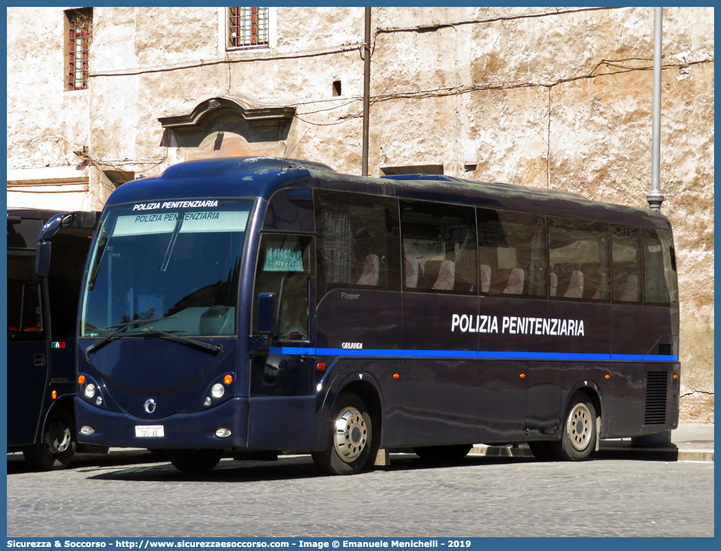 Polizia Penitenziaria 120AE
Polizia Penitenziaria
Nucleo Traduzioni e Piantonamenti
Irisbus Orlandi Flipper
Parole chiave: P.P.;PP;PolPen;Polizia;Penitenziaria;AdiC;A.di.C.;Agenti;di;Custodia;Irisbus;Orlandi;Flipper