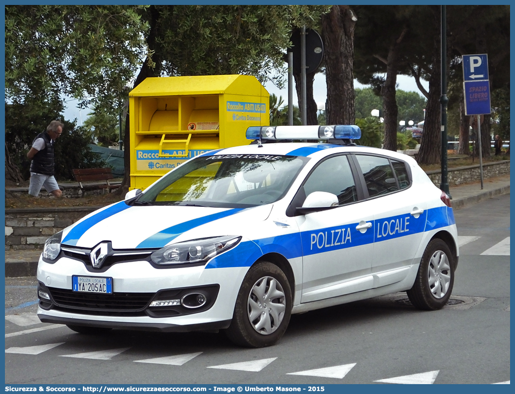 Polizia Locale YA205AC
Polizia Locale
Comune di Chiavari
Renault Megane V serie
Allestitore Focaccia Group S.r.l.
Parole chiave: Polizia;Municipale;Locale;Chiavari;Renault;Megane;Focaccia;YA205AC;YA 205 AC