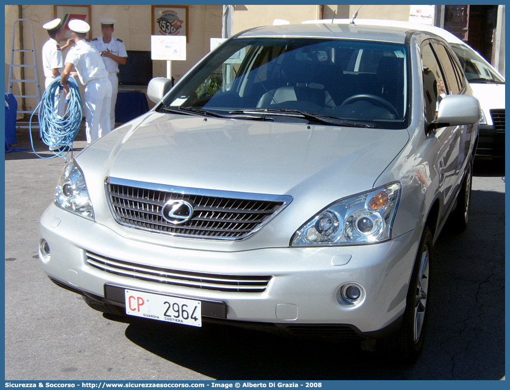 CP 2964
Corpo delle Capitanerie di Porto
Guardia Costiera
Lexus RX 400h
Parole chiave: CP;C.P.;GC;G.C.;Capitaneria;Capitanerie;di;Porto;Guardia;Costiera;Lexus;RX400h;RX 400h