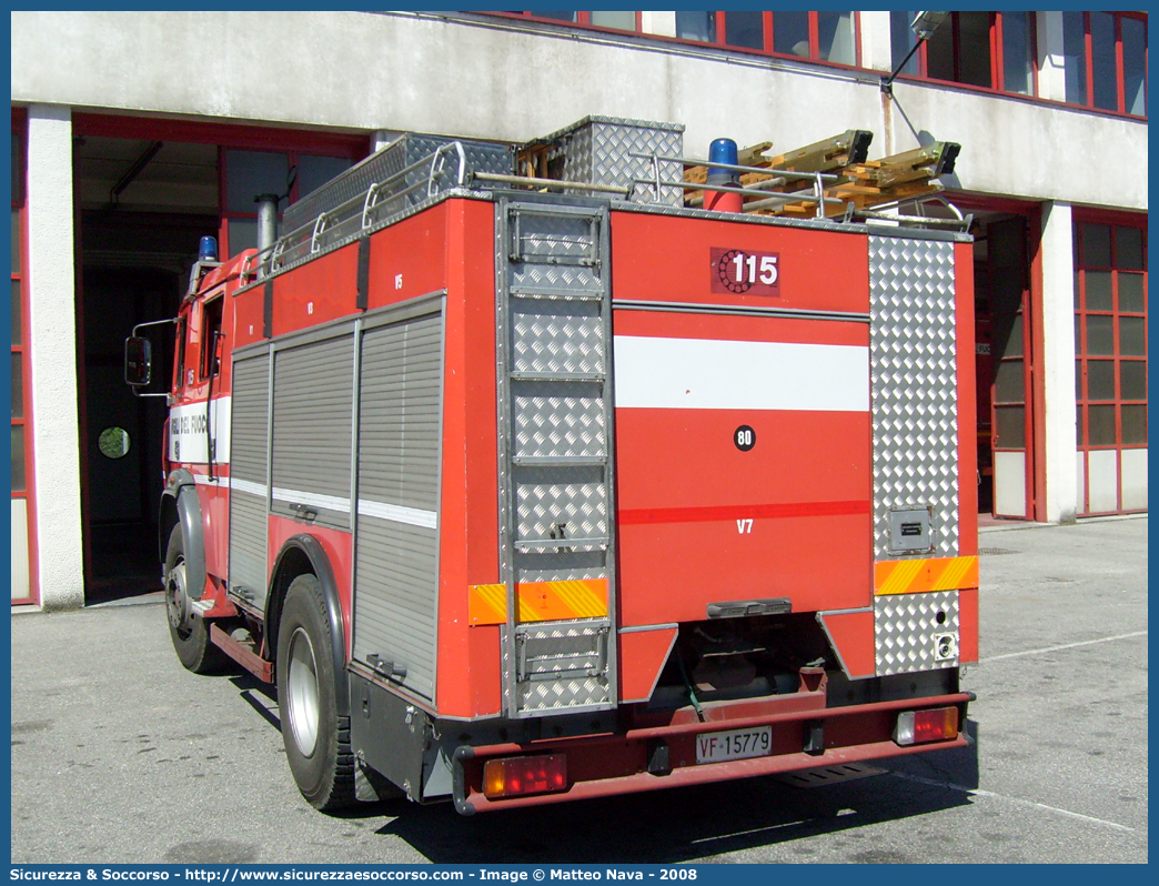 VF 15779
Corpo Nazionale Vigili del Fuoco
Iveco 190-26
Allestitore Baribbi S.p.A.
Parole chiave: VVF;V.V.F.;Corpo;Nazionale;Vigili;del;Fuoco;AutoPompaSerbatoio;APS;A.P.S.;Iveco;190;26;190-26;Baribbi