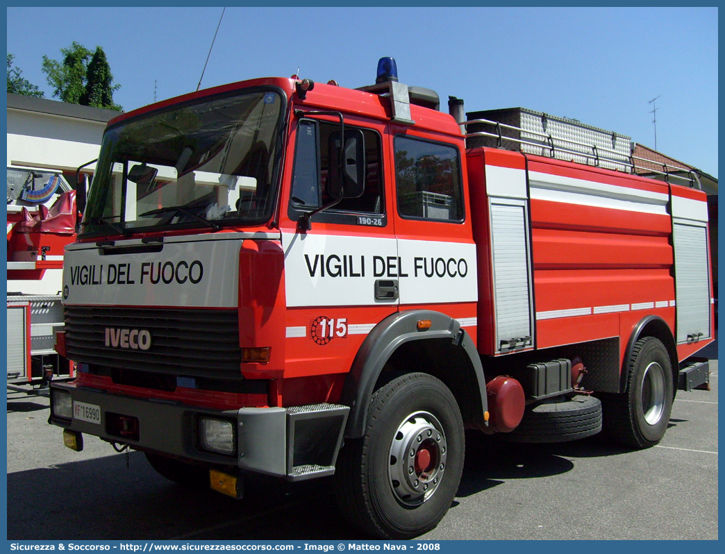 VF 16990
Corpo Nazionale Vigili del Fuoco
Iveco 190-26
Allestitore Baribbi S.p.A.
Parole chiave: VVF;V.V.F.;Corpo;Nazionale;Vigili;del;Fuoco;ABP;A.B.P.;AutoBottePompa;AutoBotte;Fiat;Iveco;190-26;190 - 26;Baribbi