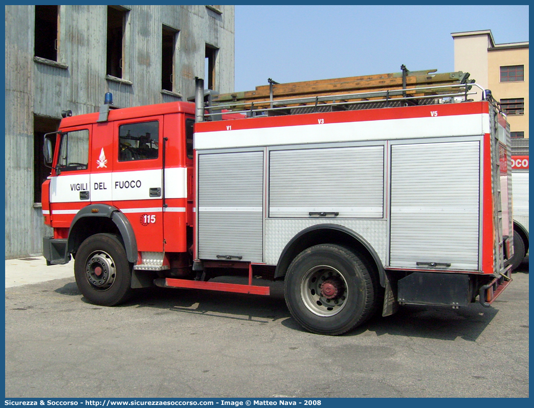 VF 15780
Corpo Nazionale Vigili del Fuoco
Iveco 190-26
Allestitore Baribbi S.p.A.
Parole chiave: VVF;V.V.F.;Corpo;Nazionale;Vigili;del;Fuoco;AutoPompaSerbatoio;APS;A.P.S.;Iveco;190;26;190-26;Baribbi