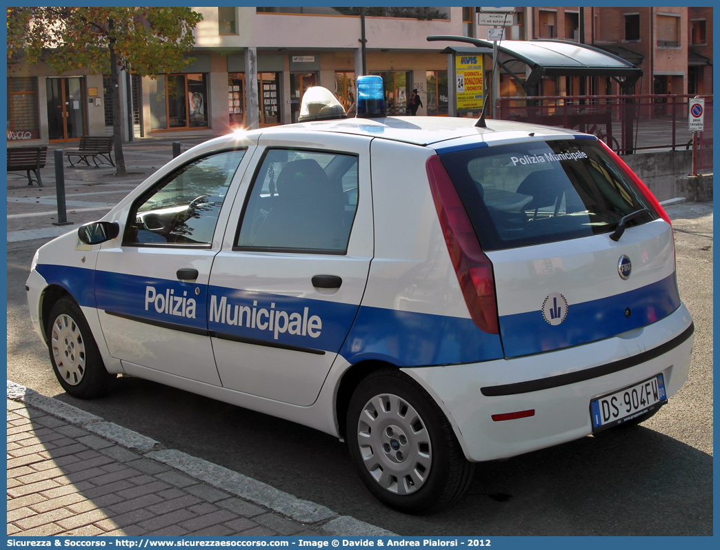 -
Polizia Municipale
Associazione Intercomunale
Reno Galliera
Fiat Punto III serie restyling
Parole chiave: Polizia;Locale;Municipale;Reno;Galliera;San Giorgio in Piano;Argelato;Bentivoglio;Castello d'Argile;Galliera;Pieve di Cento;San Pietro in Casale;Fiat;Punto