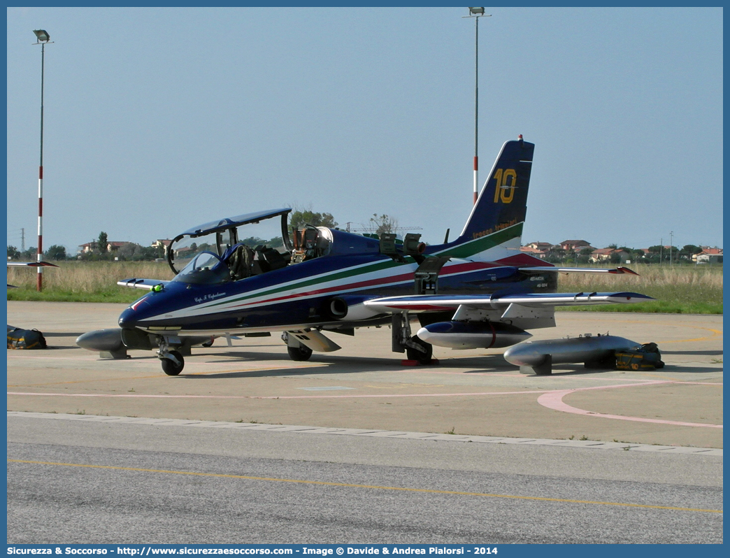 Pony 10
Aeronautica Militare Italiana
Aermacchi MB-339PAN
Parole chiave: AM;A.M.I.;AMI;Aeronautica;Militare;Italiana;MB;339PAN