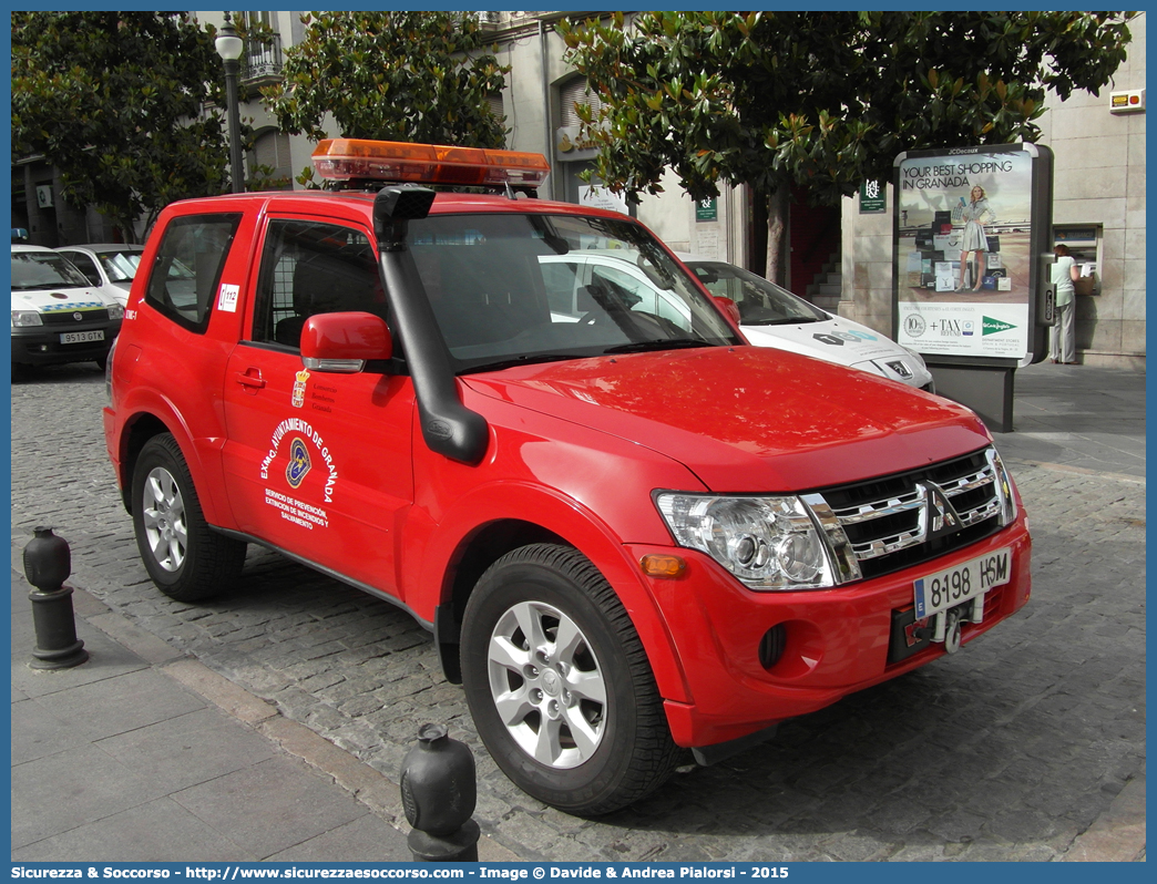 UMC-1
Reino de España
Servicio de Prevención,
Extinción de Incendios y Salvamentos
Ayuntamiento de Granada
Mitsubishi Pajero SWB IV generation
Parole chiave: Regno di Spagna;Spagna;Espana;España;Reino de España;Servicio;Prevencion;Extincion;Incendios;Salvamentos;Ayuntamiento;SPEIS;S.P.E.I.S.;Bomberos;Granada;Mitsubishi;Pajero;SWB