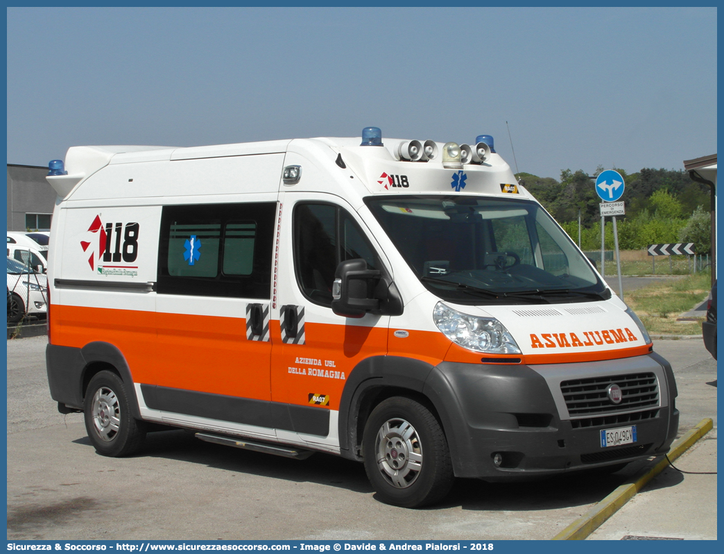 RA 07
118 Romagna Soccorso
Ambito Territoriale di Ravenna
Fiat Ducato III serie
Allestitore Vision S.r.l.
(variante)
Parole chiave: 118;Romagna;Ravenna;Soccorso;Ambulanza;Autoambulanza;Fiat;Ducato;X250;X 250;Vision