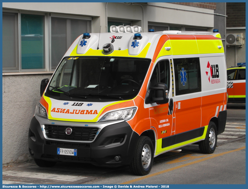 BRAVO 15
118 Romagna Soccorso
Ambito Territoriale di Rimini
Fiat Ducato III serie restyling
Allestitore Safety Car S.r.l.
Parole chiave: 118;Romagna;Soccorso;Rimini;Ambulanza;Autoambulanza;Fiat;Ducato;X290;X 290;Orion;Safety Car