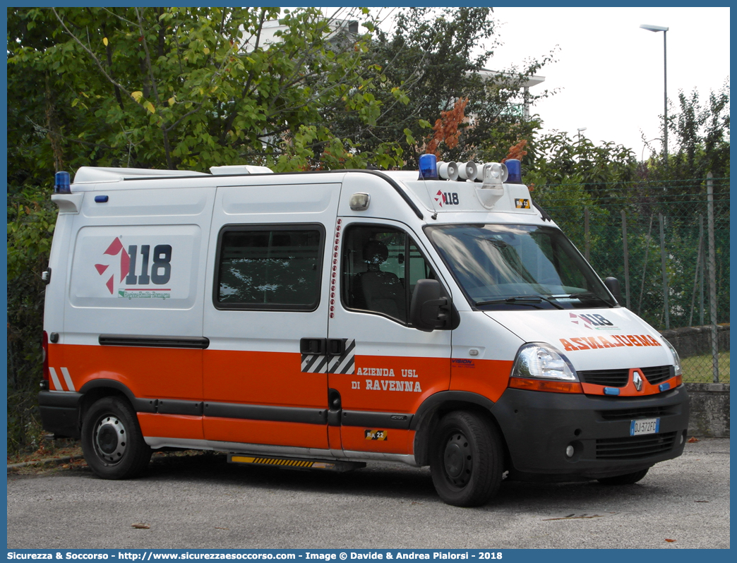 RA 22
118 Romagna Soccorso
Ambito Territoriale di Ravenna
Renault Master III serie
Allestitore Vision S.r.l.
(variante)
Parole chiave: 118;Romagna;Ravenna;Soccorso;Ambulanza;Autoambulanza;Renault;Master;Vision