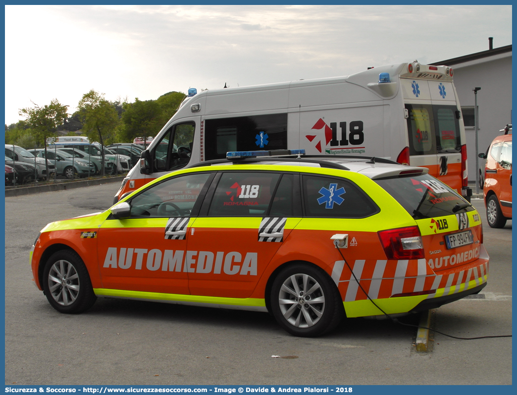 MIKE 01
118 Romagna Soccorso
Ambito Territoriale di Ravenna
Skoda Octavia Wagon 4x4 V serie
Allestitore Safety Car S.r.l.
Parole chiave: 118;Romagna;Ravenna;Soccorso;Automedica;Automedicalizzata;Auto Medica;Auto Medicalizzata;Skoda;Octavia;SW;S.W.;Station;Wagon;4x4;4 x 4;Safety Car