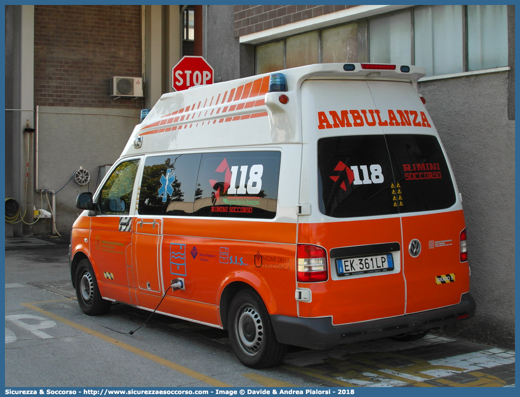 BRAVO 05
118 Romagna Soccorso
Ambito Territoriale di Rimini
Volkswagen Transporter T5 restyling
Allestitore EDM S.r.l.
(variante)
Parole chiave: 118;Romagna;Soccorso;Rimini;Ambulanza;Autoambulanza;Volkswagen;Transporter;T5