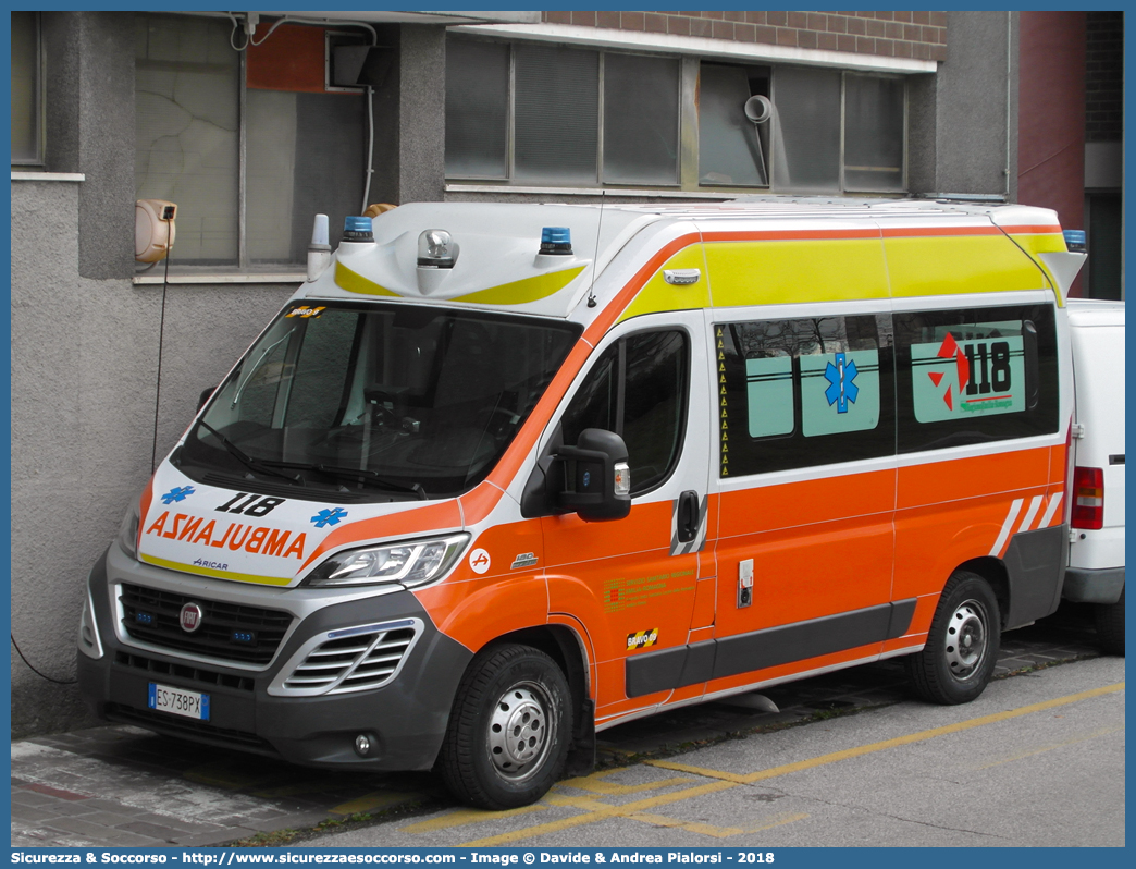 BRAVO 09
118 Romagna Soccorso
Ambito Territoriale di Rimini
Fiat Ducato III serie restyling
Allestitore Aricar S.p.A.
Parole chiave: 118;Romagna;Soccorso;Rimini;Ambulanza;Fiat;Ducato;X290;X 290;Aricar