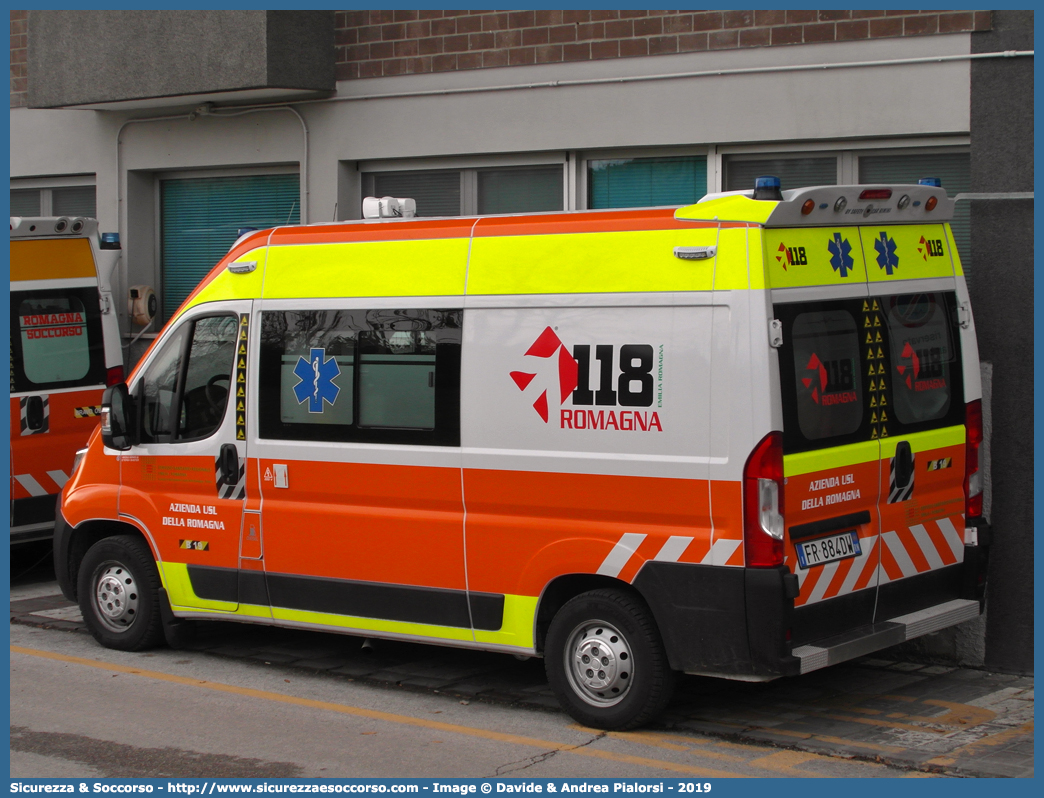 BRAVO 19
118 Romagna Soccorso
Ambito Territoriale di Rimini
Fiat Ducato III serie restyling
Allestitore Safety Car S.r.l.
Parole chiave: 118;Romagna;Soccorso;Rimini;Ambulanza;Autoambulanza;Fiat;Ducato;X290;X 290;Orion;Safety Car