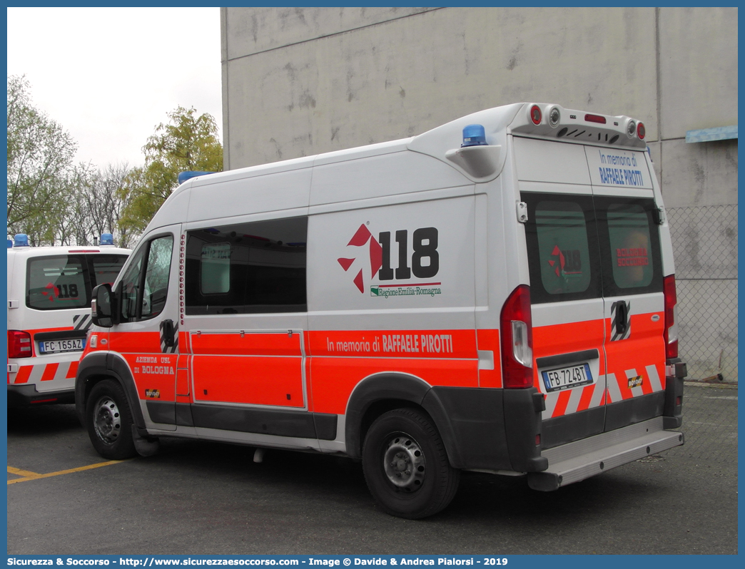 BO 1047
118 Bologna Soccorso
Fiat Ducato III serie restyling
Allestitore Vision S.r.l.
Parole chiave: 118;Bologna;Soccorso;Ambulanza;Autoambulanza;Fiat;Ducato;X290;X 290;Vision