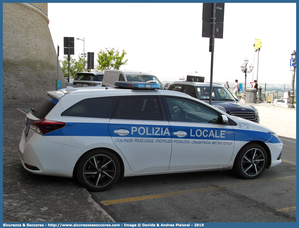 Polizia Locale YA009AM
Polizia Locale
Comune di Loreto
Toyota Auris Touring Sports Hybrid
Parole chiave: Polizia;Locale;Municipale;Loreto;Toyota;Auris;SW;S.W.;Touring;Sports;Hybrid;YA009AM;YA 009 AM