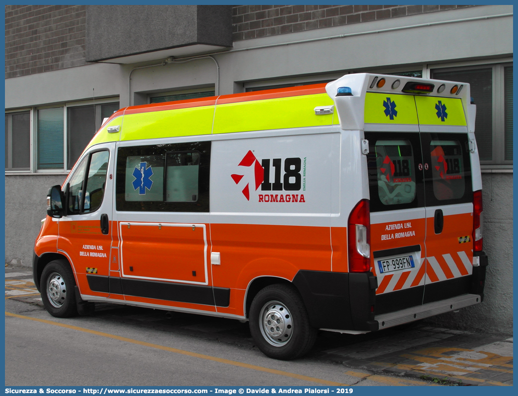 BRAVO 23
118 Romagna Soccorso
Ambito Territoriale di Rimini
Fiat Ducato III serie restyling
Allestitore Safety Car S.r.l.
Parole chiave: 118;Romagna;Soccorso;Rimini;Ambulanza;Autoambulanza;Fiat;Ducato;X290;X 290;Boneschi;Savio;Safety Car