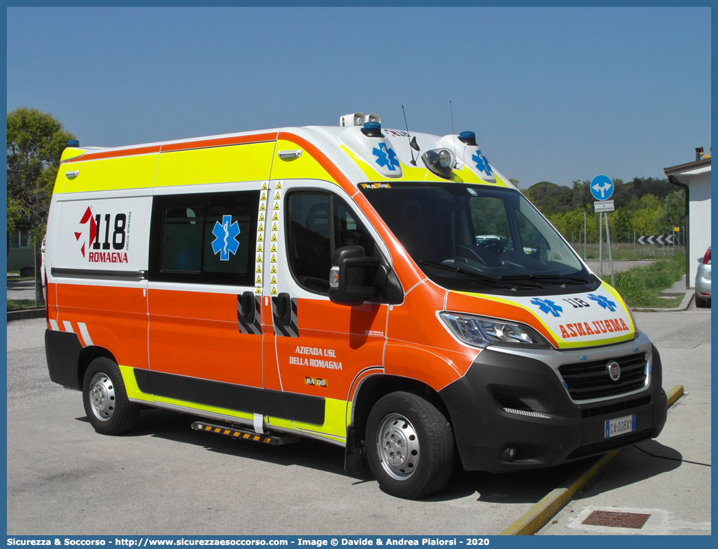 RA 08
118 Romagna Soccorso
Ambito Territoriale di Ravenna
Fiat Ducato III serie restyling
Allestitore Safety Car S.r.l.
Parole chiave: 118;Romagna;Ravenna;Soccorso;Ambulanza;Autoambulanza;Fiat;Ducato;X290;X 290;Orion;Safety Car