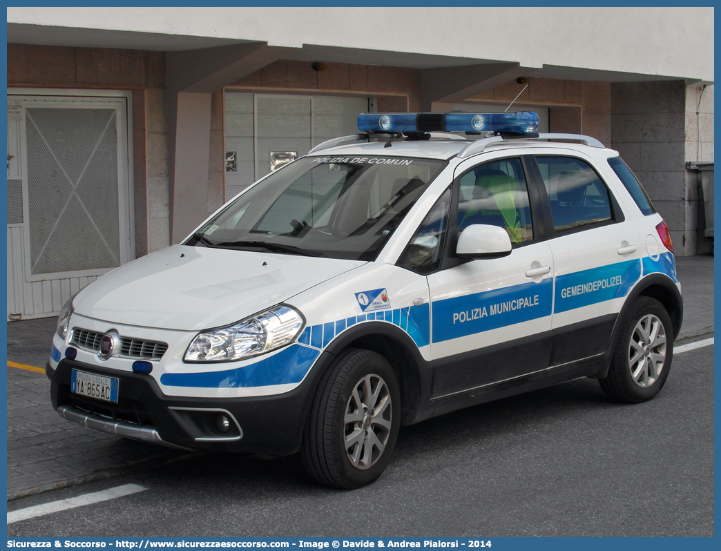 Polizia Locale YA865AC
Polizia Municipale
Comune di Corvara in Badia
Fiat Sedici II serie
Allestitore Polar Special Car S.n.c.
Parole chiave: Polizia;Locale;Municipale;Corvara in Badia;Fiat;Sedici;YA;865;AC;Polar;Special;Car