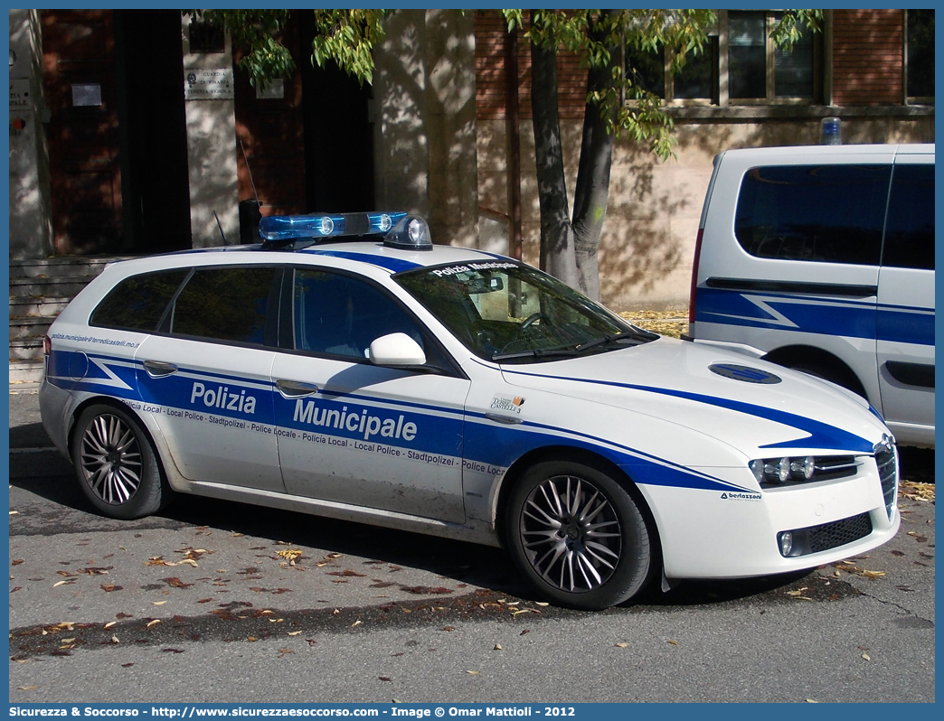 Polizia Locale YA262AH
Polizia Municipale
Unione Terre di Castelli
Alfa Romeo 159 Sportwagon
Allestitore Bertazzoni S.r.l.
Parole chiave: Polizia;Locale;Municipale;Terre di Castelli;Castelnuovo Rangone;Spilamberto;Savignano sul Panaro;Vignola;Castelvetro di Modena;Marano sul Panaro;Guiglia;Zocca;Alfa Romeo;159;Sportwagon;YA262AH;YA 262 AH;Bertazzoni